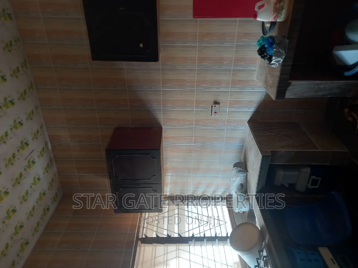 8bdrm House in Kenyasi Abrem, Kumasi Metropolitan for sale