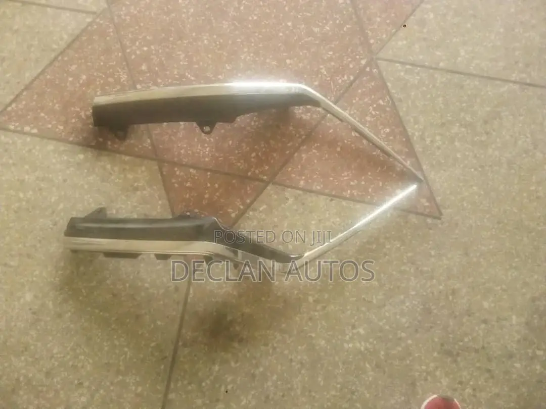 2020-2022 Honda Cr-v Front Grille Garnish