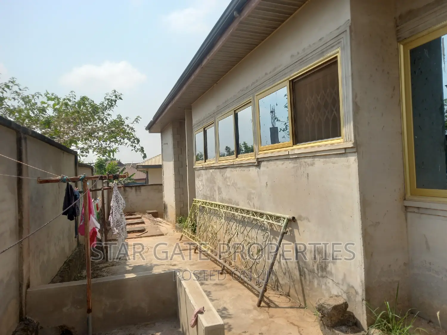 8bdrm House in Star Gate Properties, Kumasi Metropolitan for sale