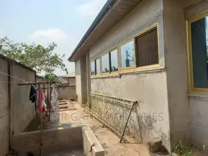 8bdrm House in Star Gate Properties, Kumasi Metropolitan for sale