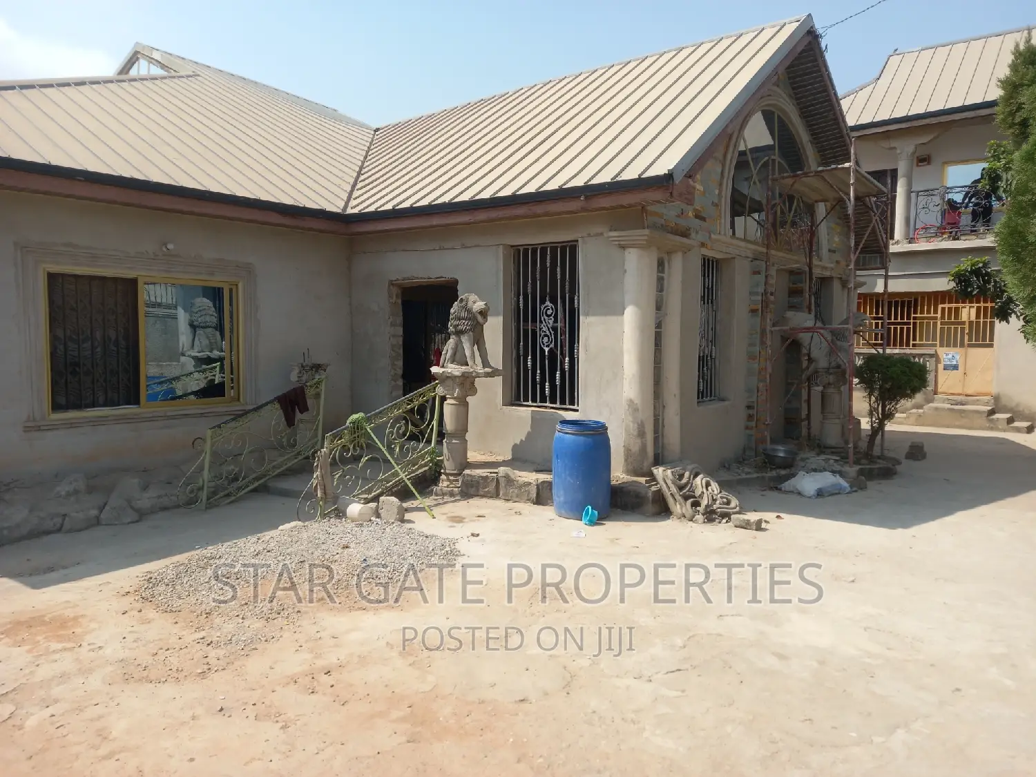 8bdrm House in Star Gate Properties, Kumasi Metropolitan for sale
