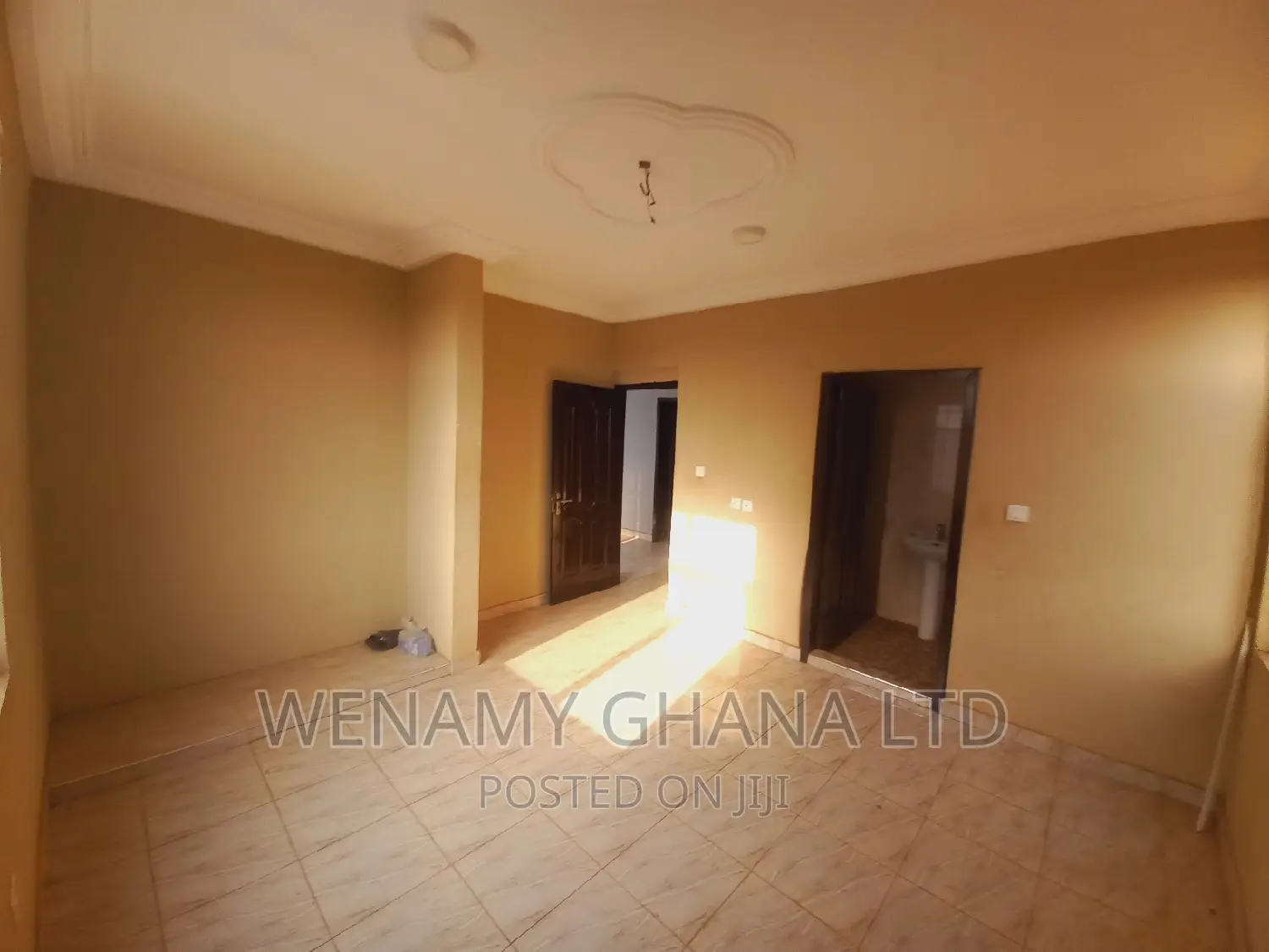 2bdrm Apartment in Community 25, Tema Metropolitan for rent