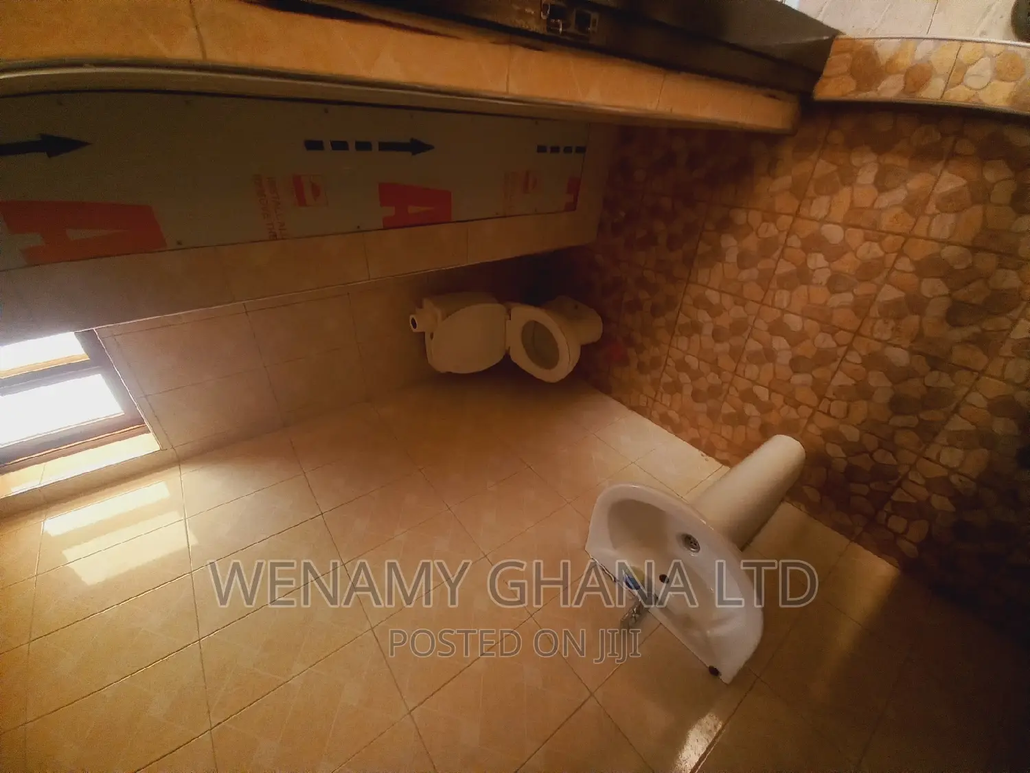 2bdrm Apartment in Community 25, Tema Metropolitan for rent