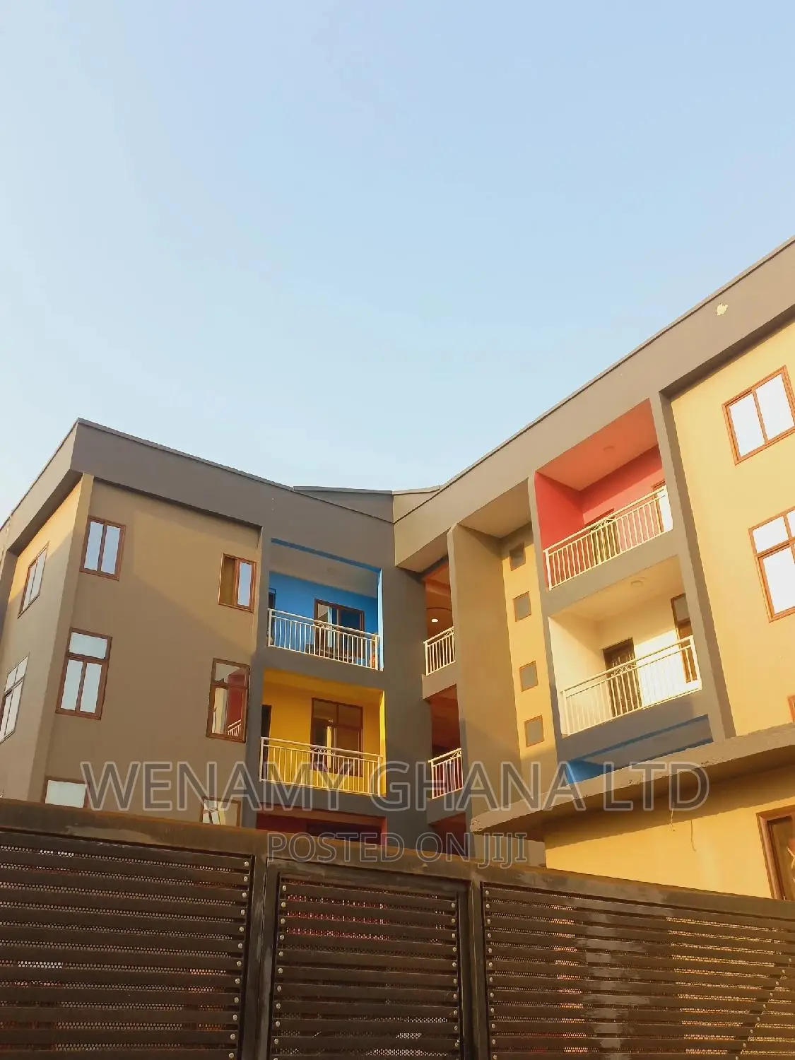 2bdrm Apartment in Community 25, Tema Metropolitan for rent