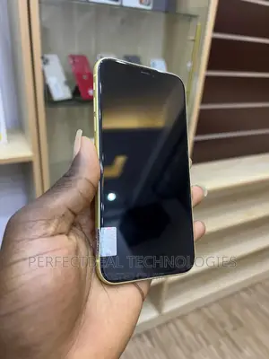 New Apple iPhone 11 128 GB Yellow