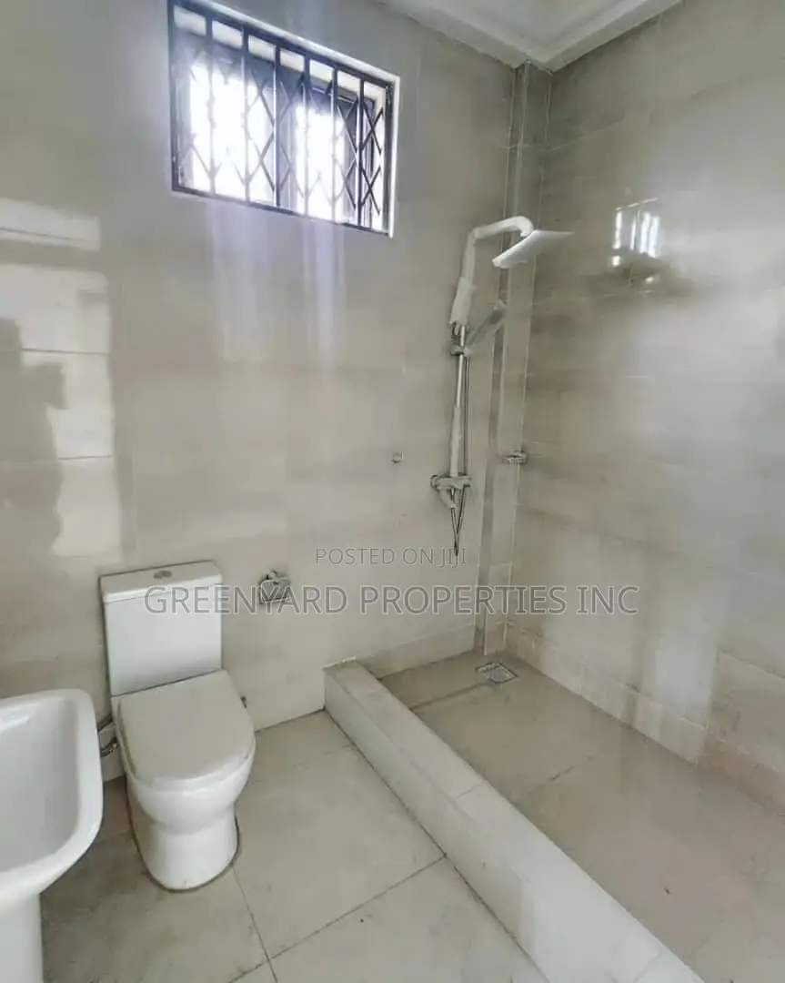 3bdrm Apartment in American House, East Legon for rent