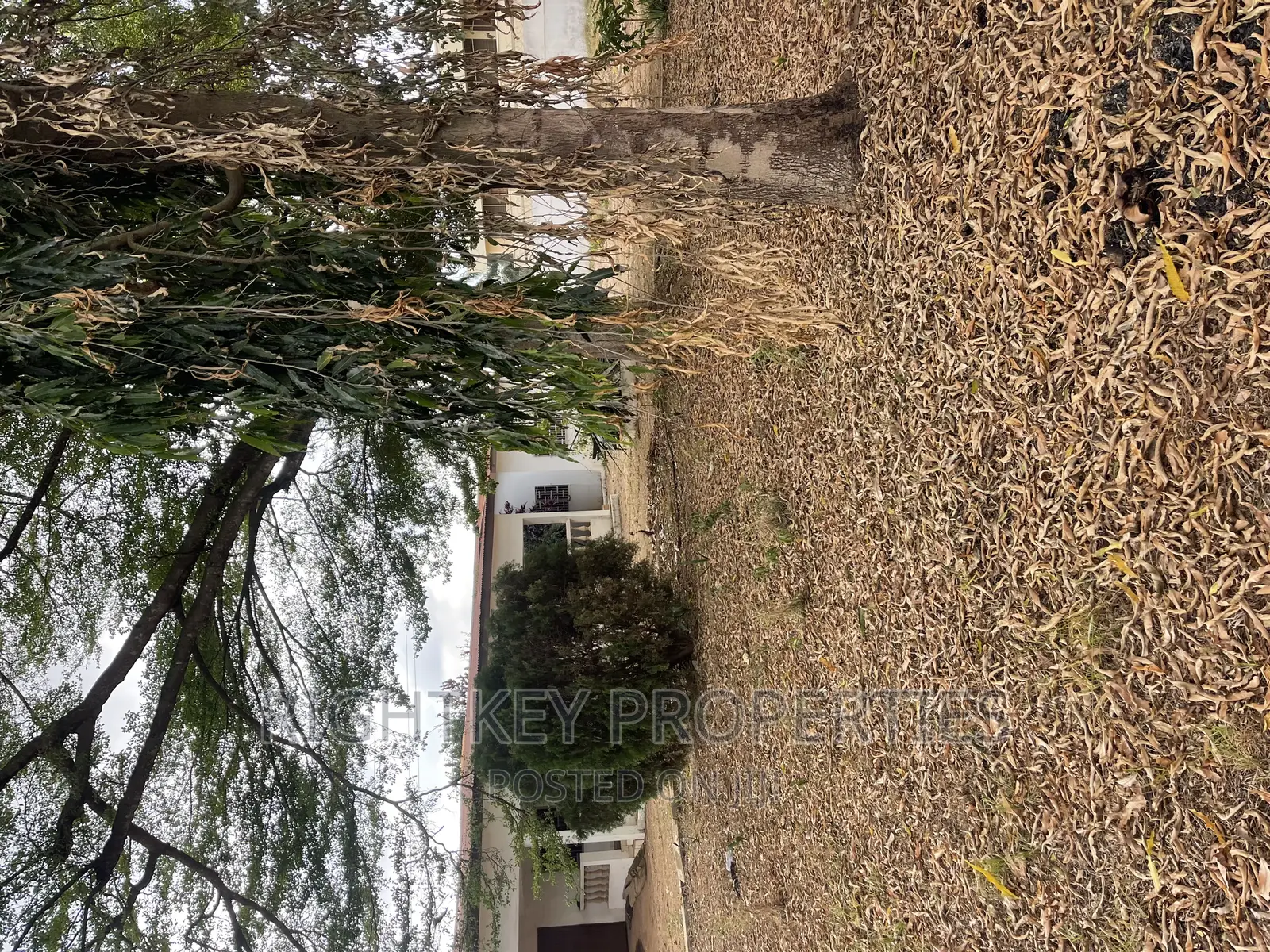 6bdrm Farm House in Ahodwo, Kumasi Metropolitan for sale