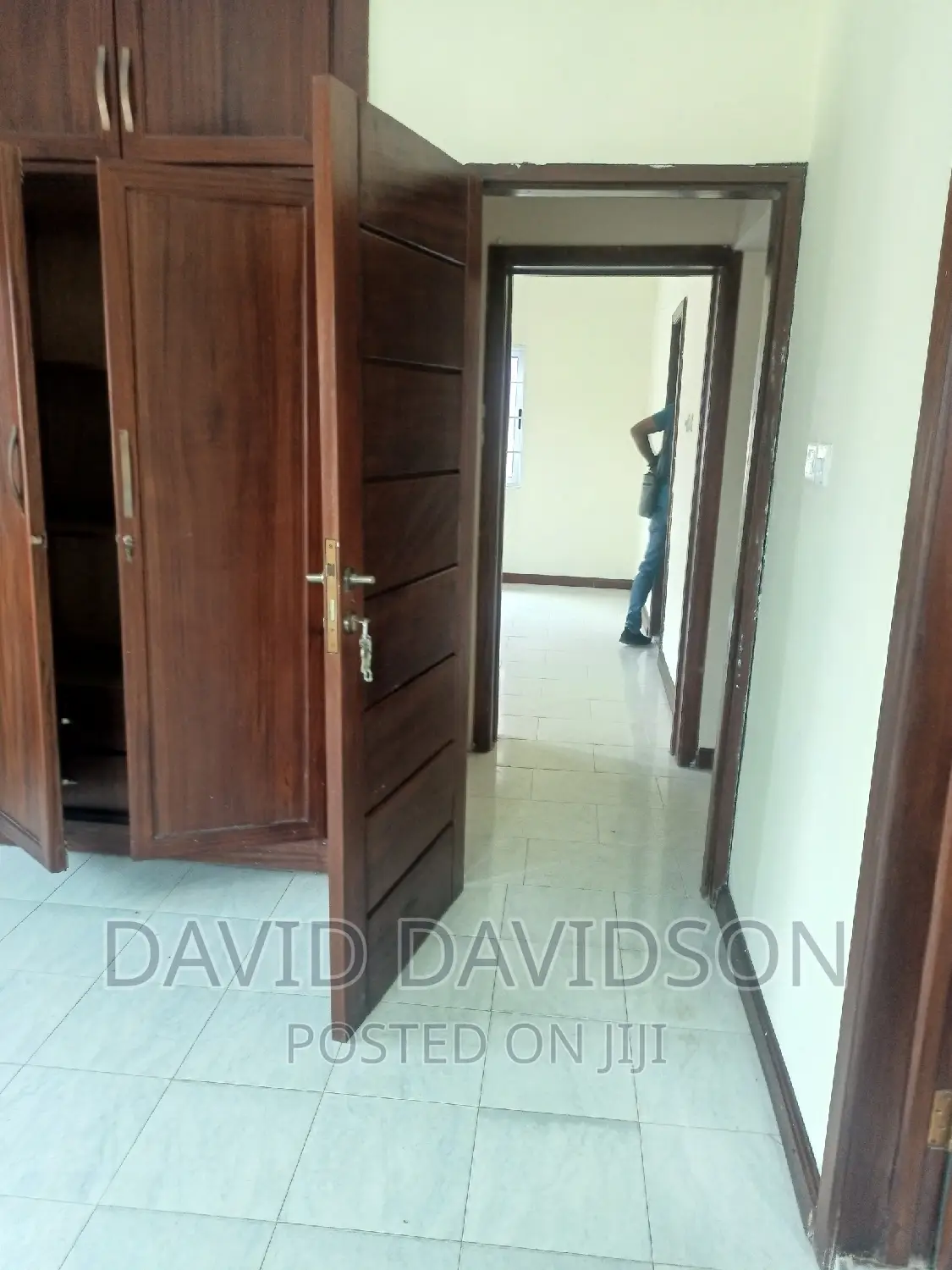 4bdrm Mansion in Executive 4 Bedroom, Tema Metropolitan for rent