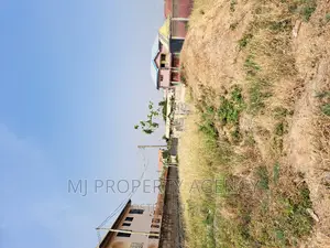 1 Plot at Tema Community 25