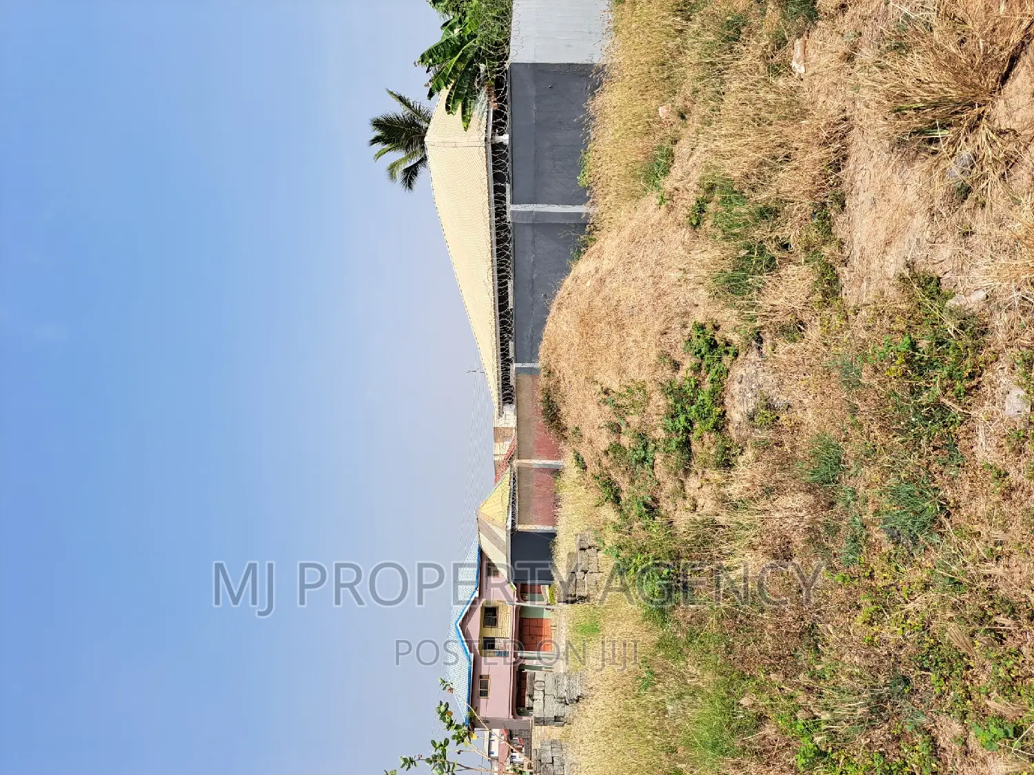 1 Plot at Tema Community 25