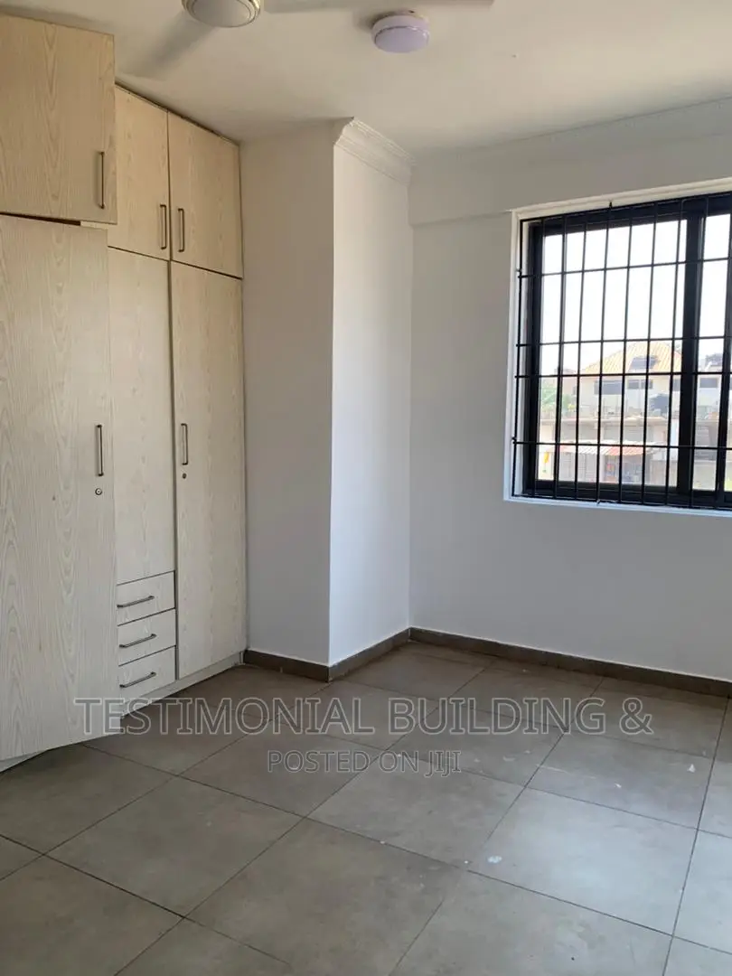 2bdrm Apartment in Testimonial Building, School Junction for rent