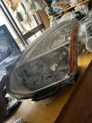 Nissan Rogue 2010-2012 Headlights Pair