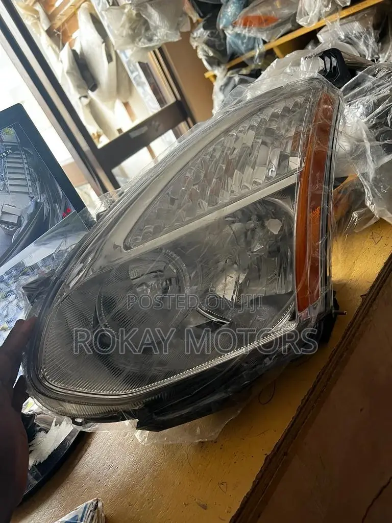 Nissan Rogue 2010-2012 Headlights Pair