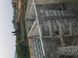 Top Block Laying and Other Mason Jobs