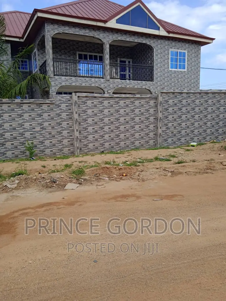 7bdrm Duplex in Nyanaano, Nyanyano for sale