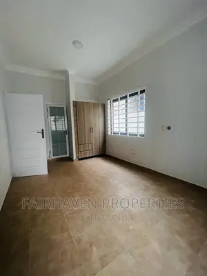3bdrm House in 18, Spintex for sale