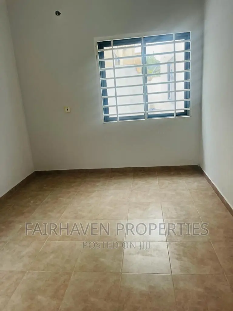 3bdrm House in 18, Spintex for sale