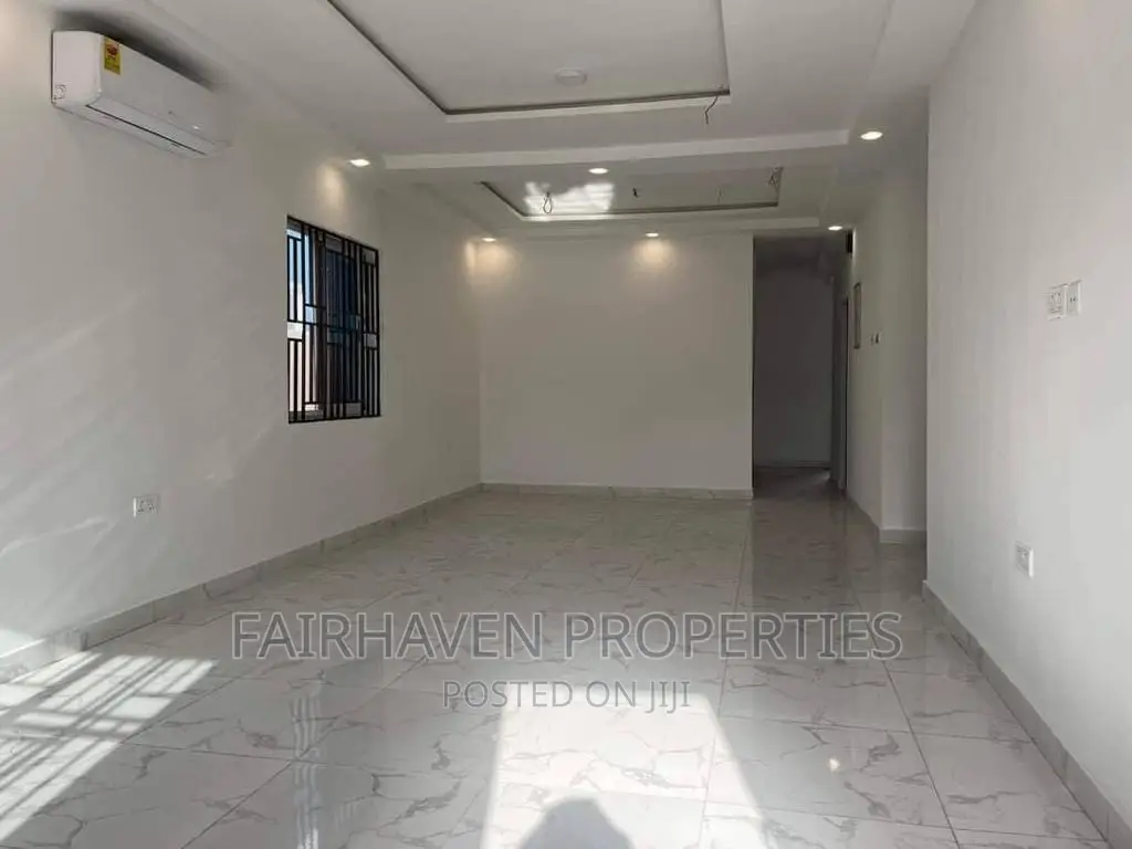 3bdrm House in Kfc, Spintex for sale