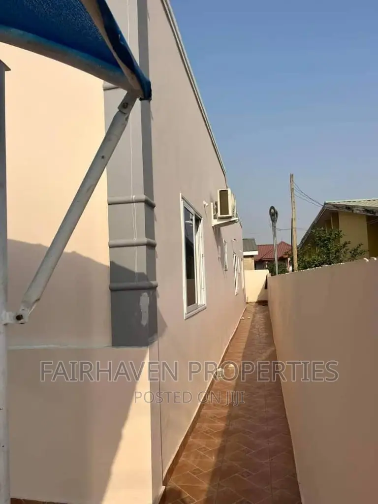3bdrm House in Kfc, Spintex for sale