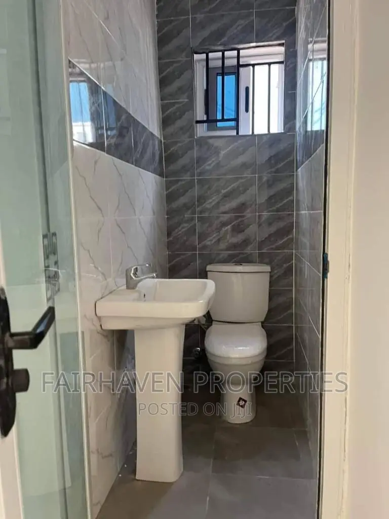 3bdrm House in Kfc, Spintex for sale