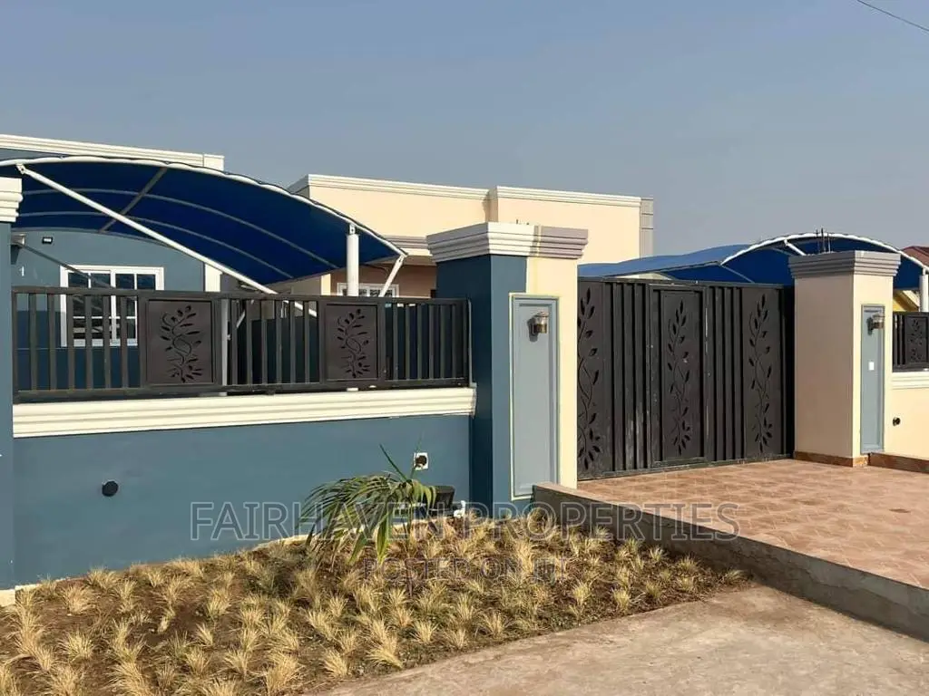 3bdrm House in Kfc, Spintex for sale