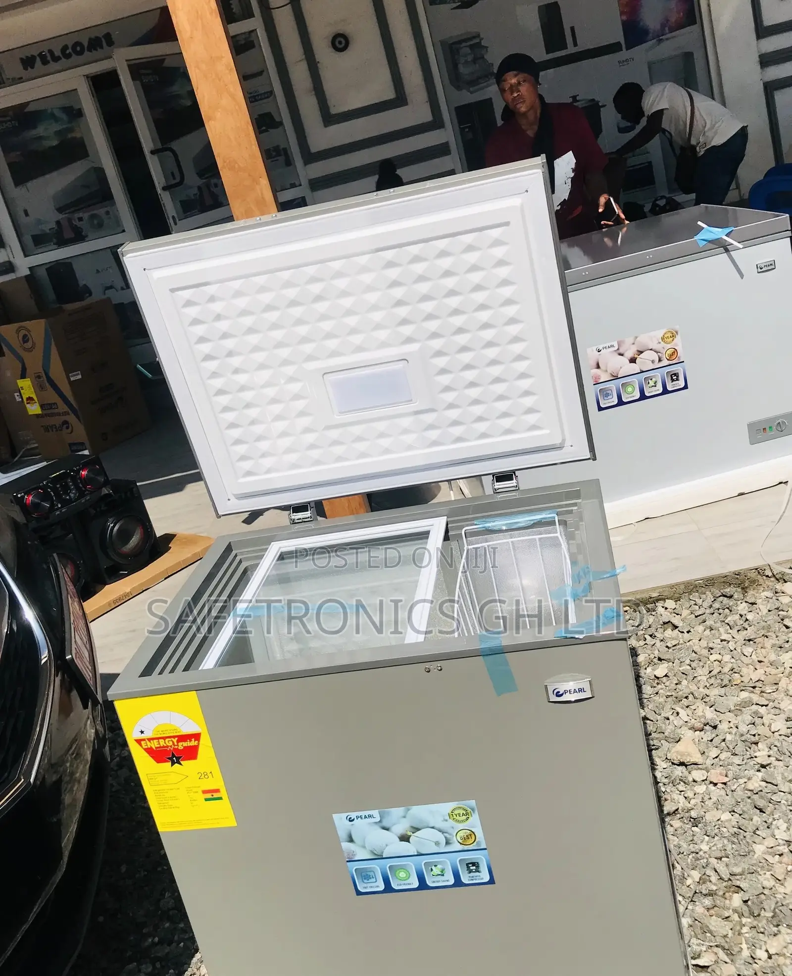 Chestfreezer Singledoor Glass Lid PCF-208 147 Liters Pearl