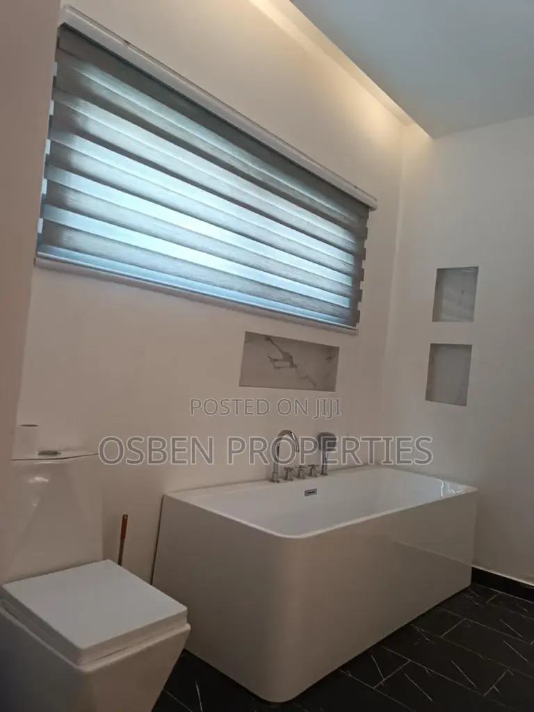 3bdrm Duplex in Pleasant Properties, Lake Side Estate for sale