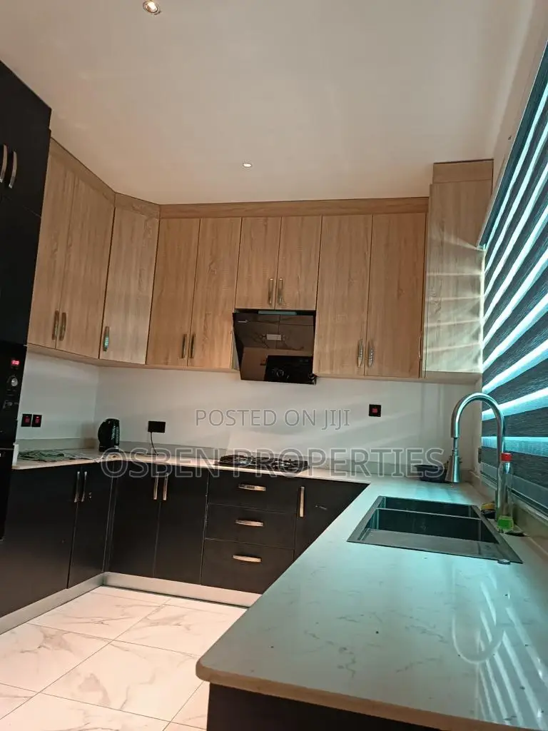 3bdrm Duplex in Pleasant Properties, Lake Side Estate for sale