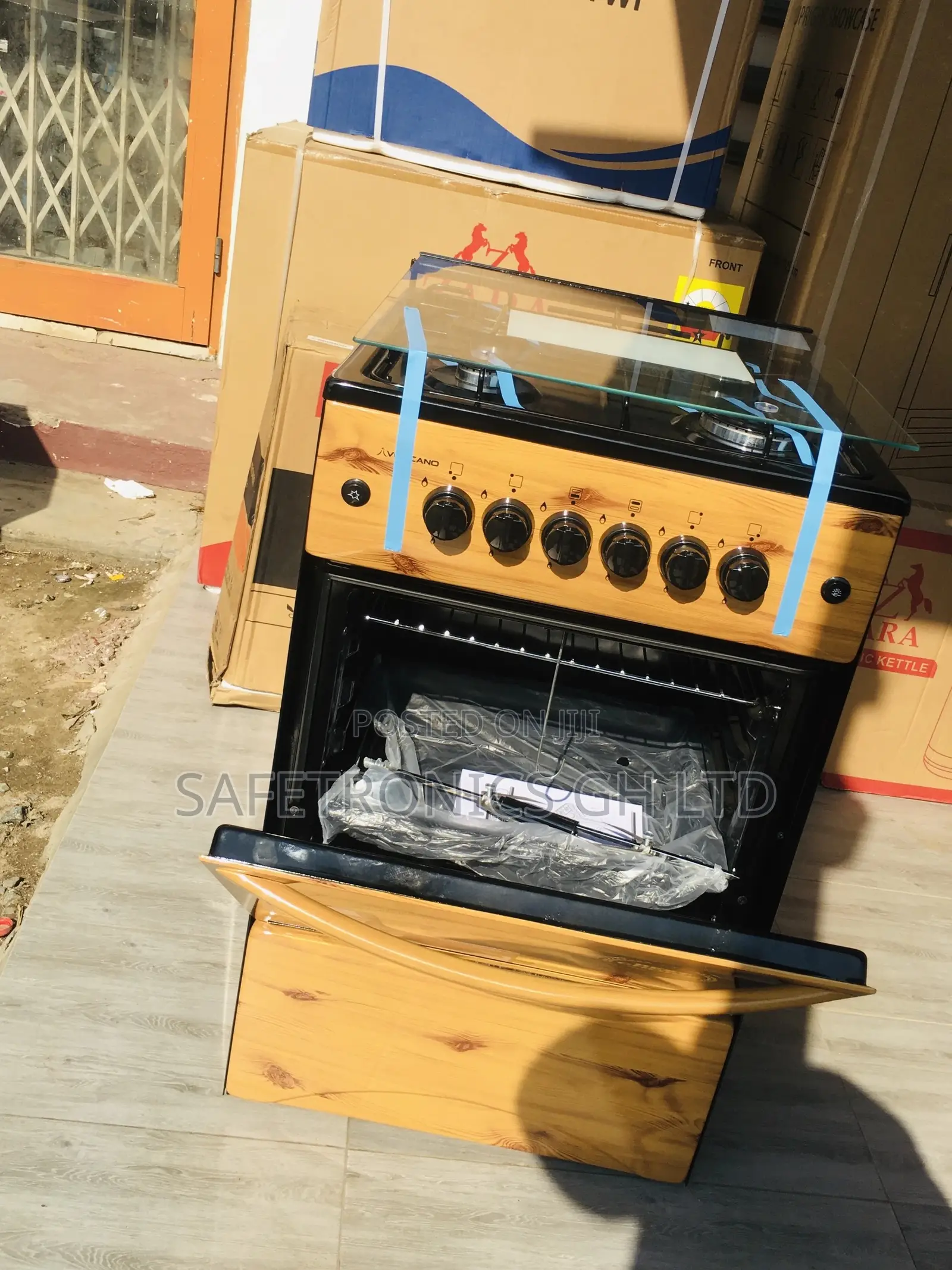 Light Wooden 4 Gas Burner Oven With Grill 50x50 Glass Lid