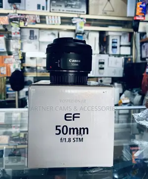 Canon 50 STM F1.8