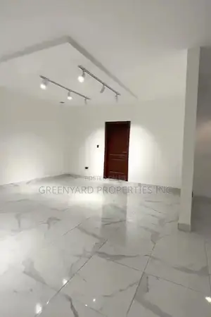 4bdrm Townhouse/Terrace in Anc Mall, East Legon for sale