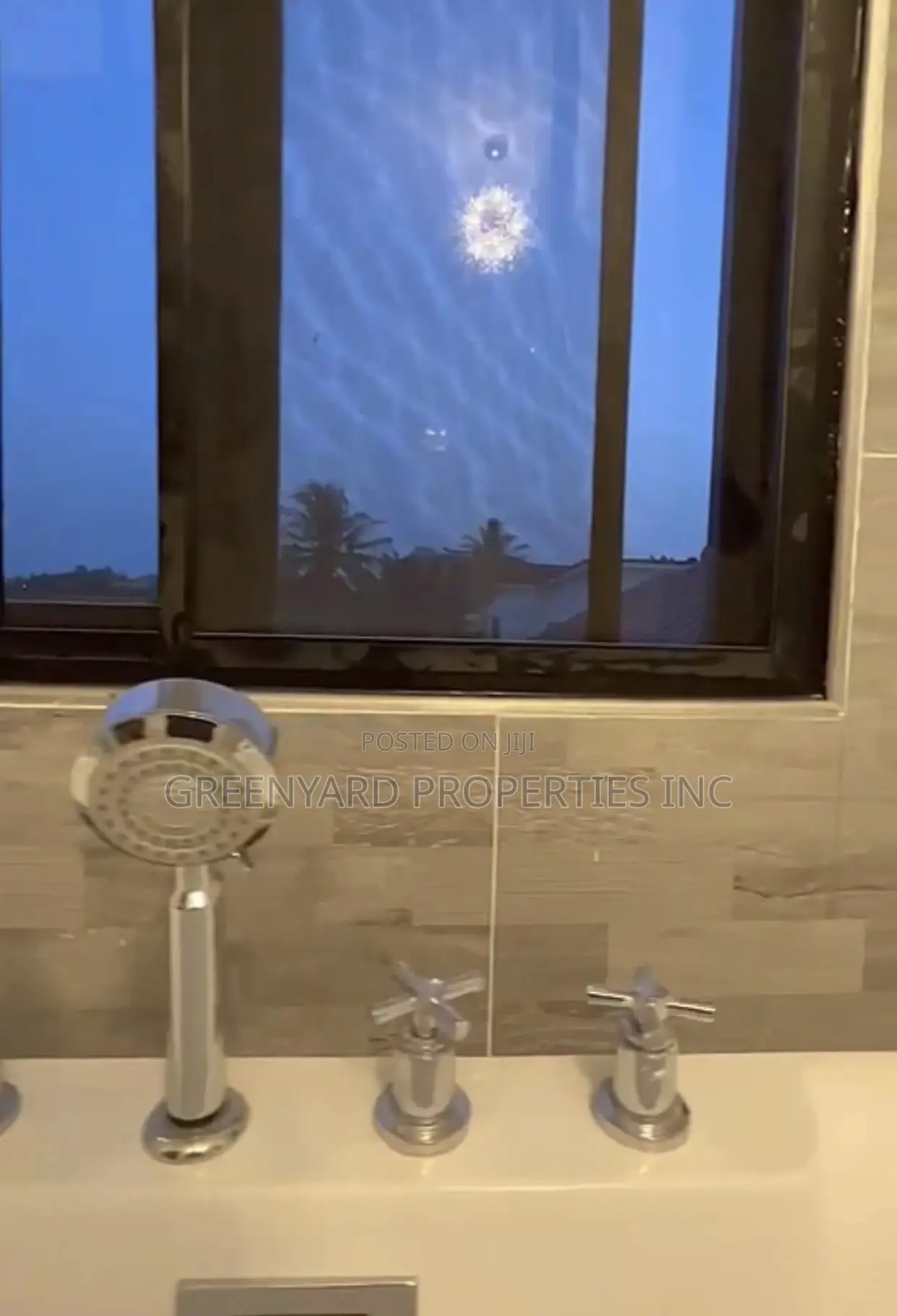 4bdrm Townhouse/Terrace in Anc Mall, East Legon for sale