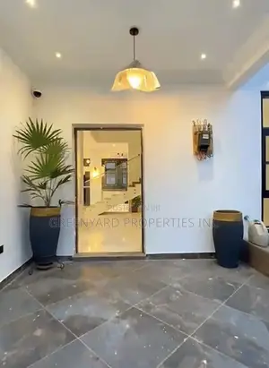 4bdrm Townhouse/Terrace in Anc Mall, East Legon for sale