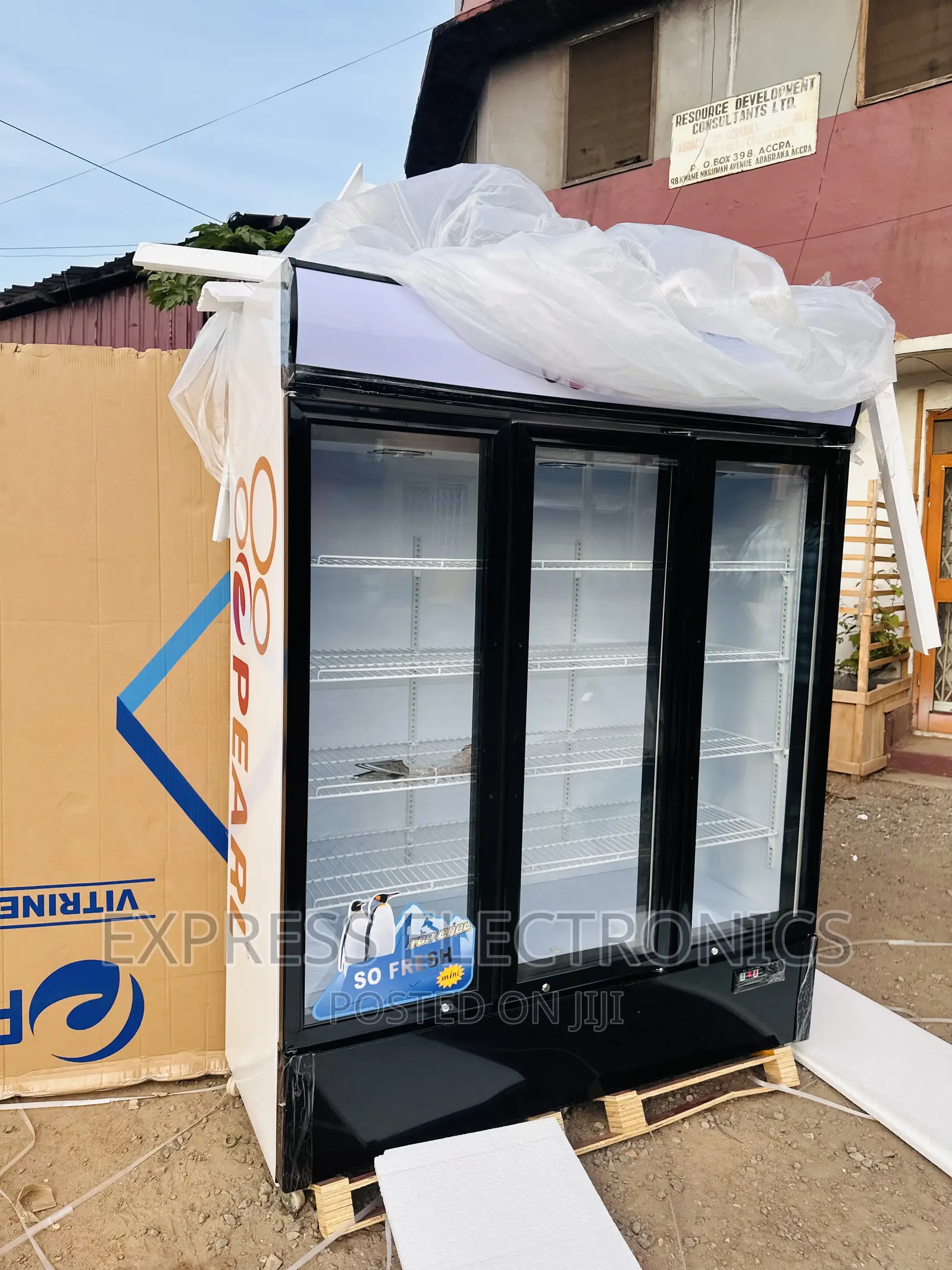 PVC-150 Display Fridge 3doors Pearl