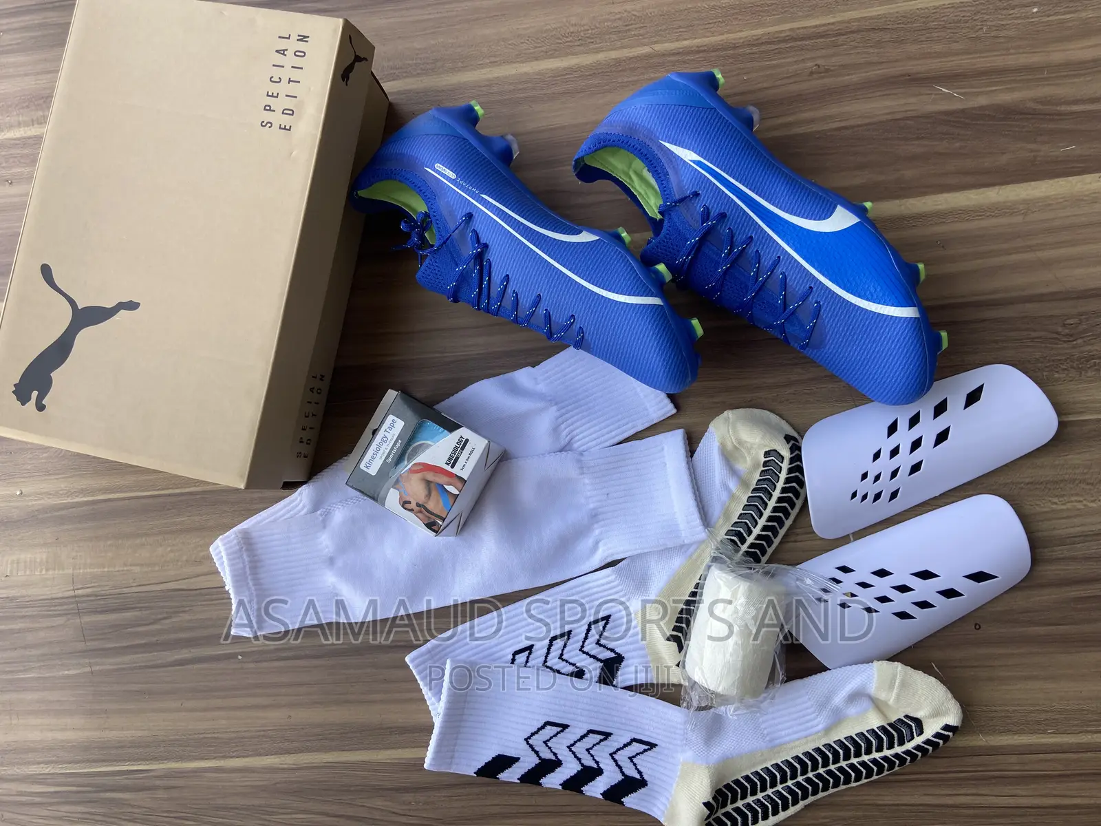 Original Football Cleat With Accessories at Cool Price
