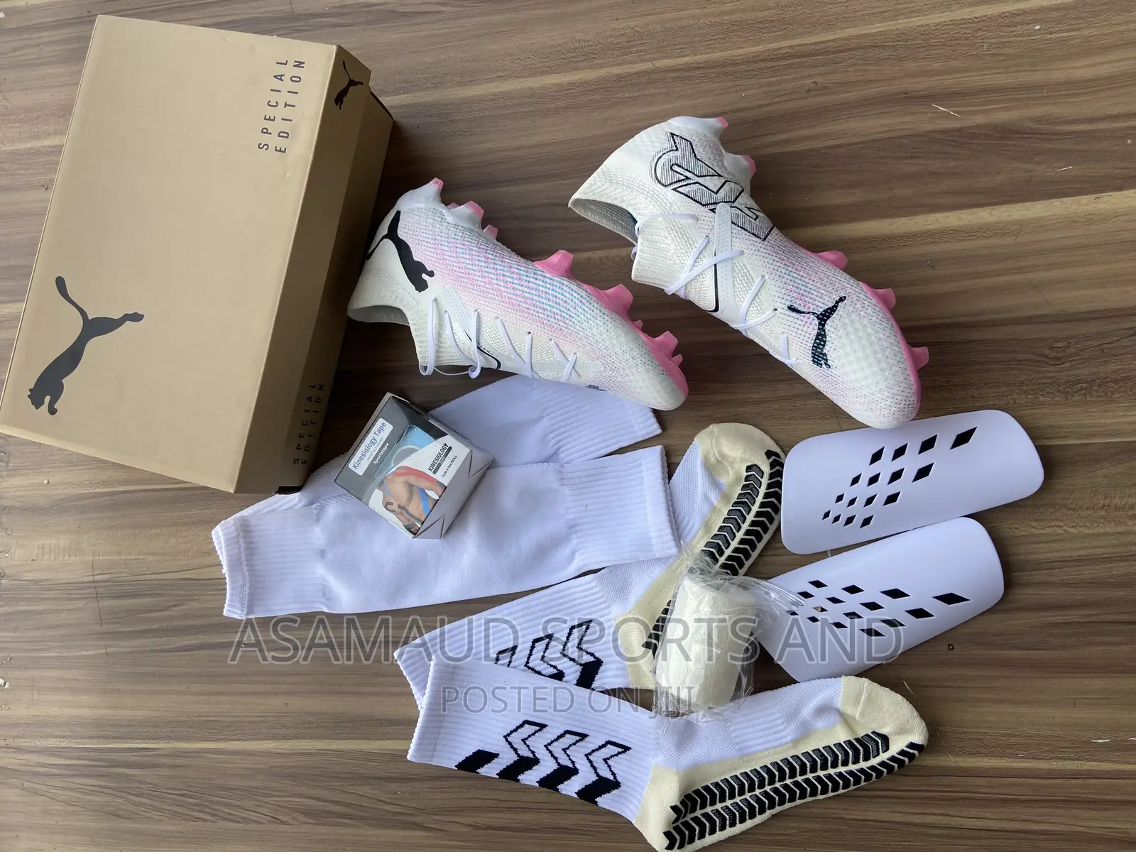 Original Football Cleat With Accessories at Cool Price