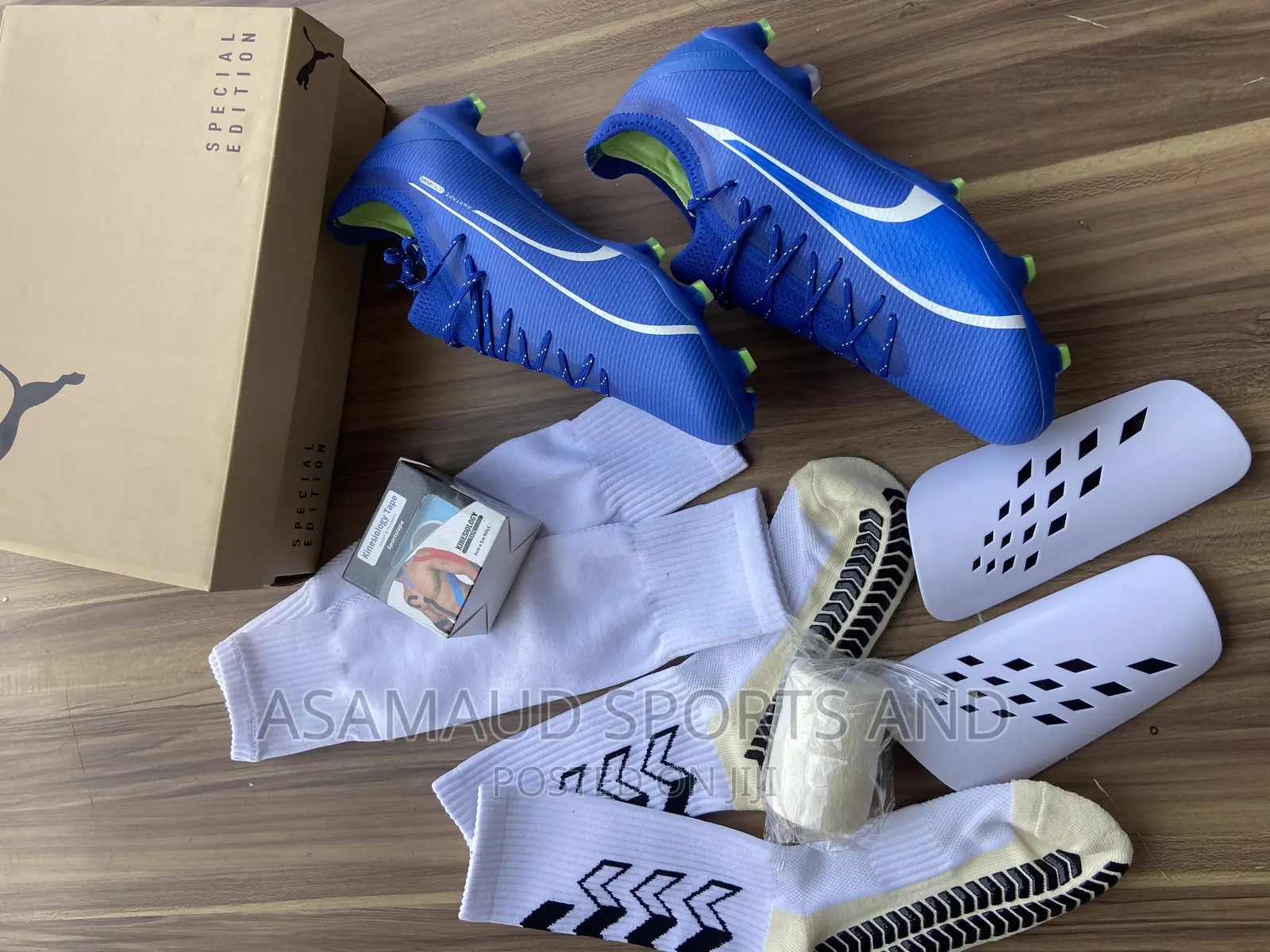 Original Football Cleat With Accessories at Cool Price
