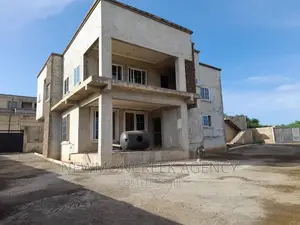 4bdrm Duplex in With Mountain View’S, Accra Metropolitan for sale