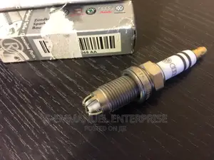 VOLKSWAGEN Golf (4) Spark Plugs. ORIGINAL.