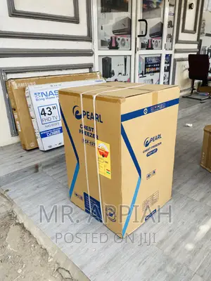 Purchase Classic Pearl PCF-127 Single Door Chest Freezer.