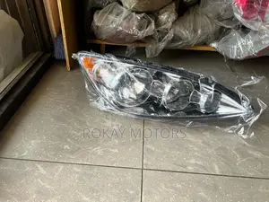 Camry 2003,2004,2005,2006 Headlights Pair