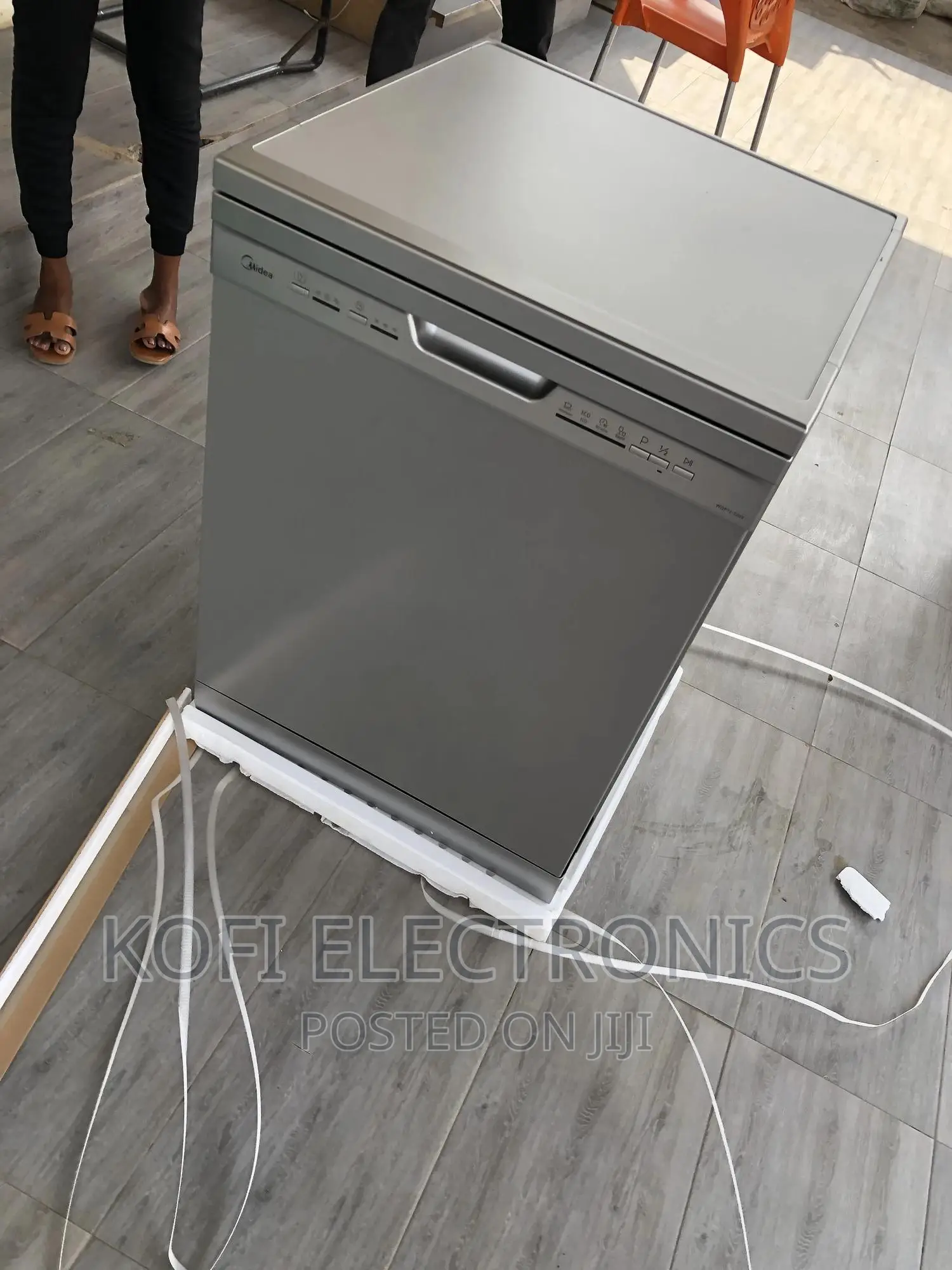 Intensive Cleaning Midea 12 Plates Dishwasher Full Board