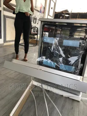 Intensive Cleaning Midea 12 Plates Dishwasher Full Board