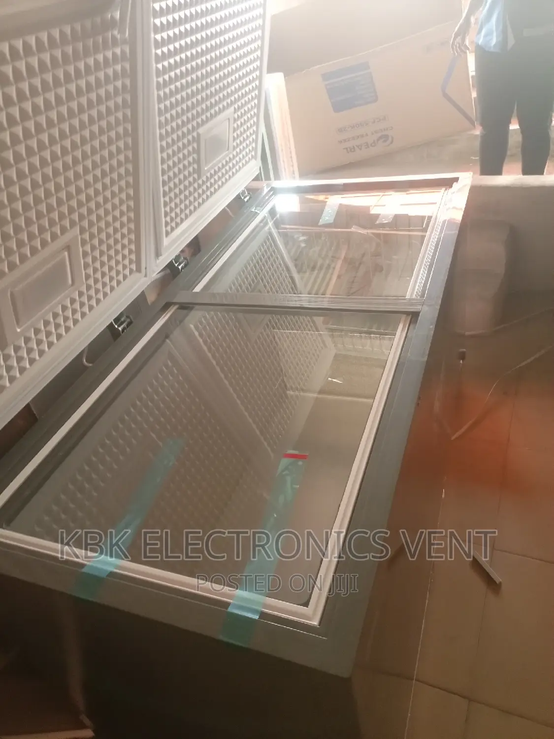 Pearl Pcf610(510ltr) Double Door Chest Freezers+ Glass Top