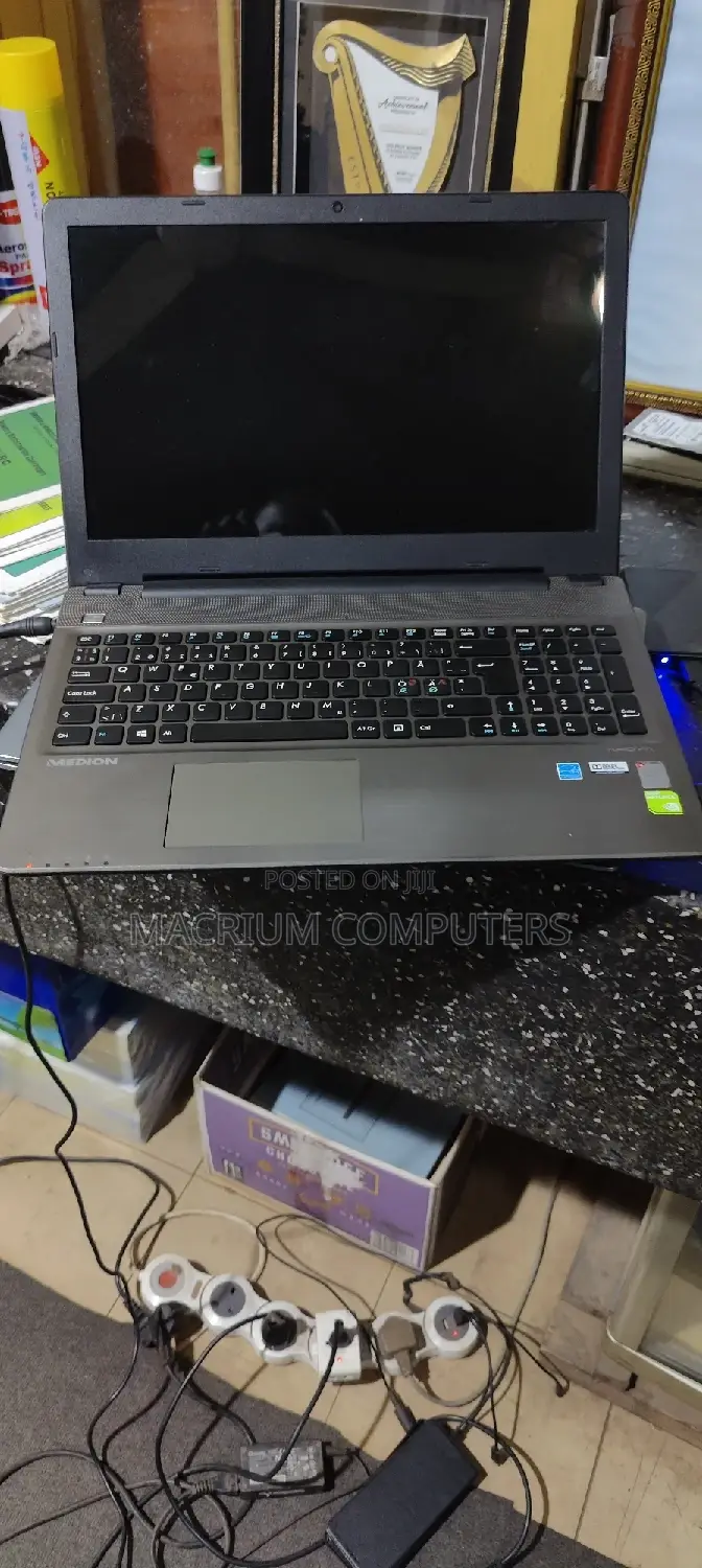 Laptop Medion Akoya P6677 8GB Intel Core I5 HDD 1T