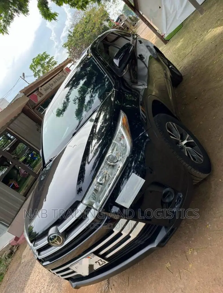 7 Seater SUV for Rent