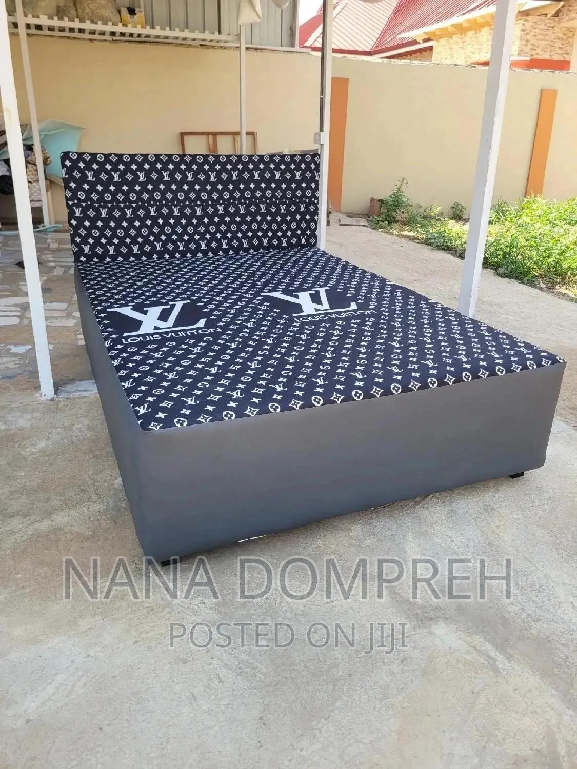 Inbuilt Double Bed