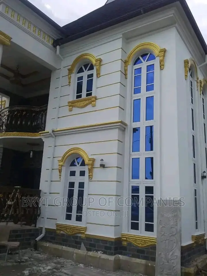 Windows and Pillars