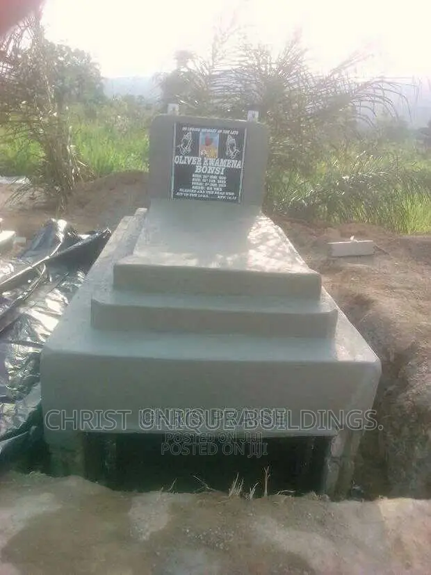 Chris Unique Tomb Specialist,