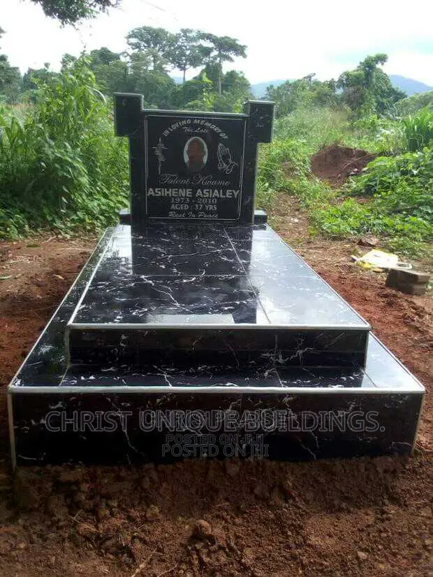 Chris Unique Tomb Specialist,